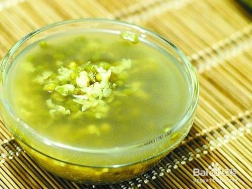 如何用绿豆等食物预防夏季中暑