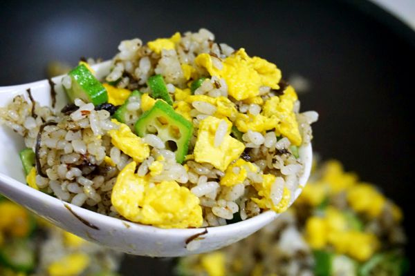 橄榄菜秋葵炒饭