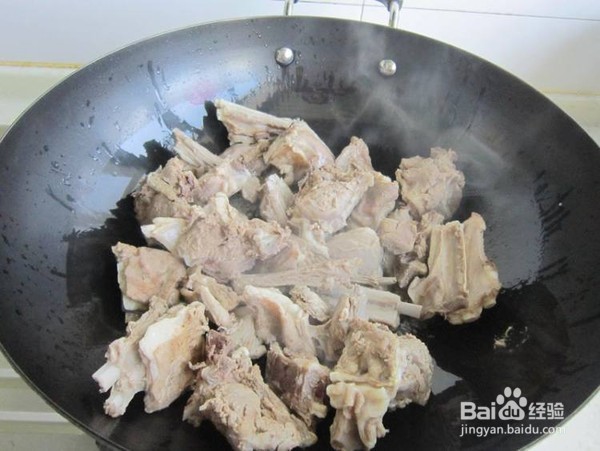 制作美味的新疆大盘羊排