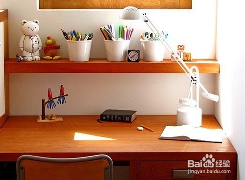 如何整理书桌提高工作效率