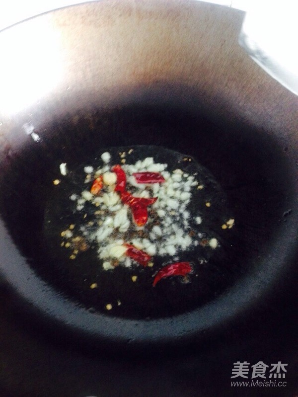 炝炒圆白菜的做法