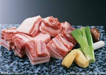 美味无水蘑菇红烧肉