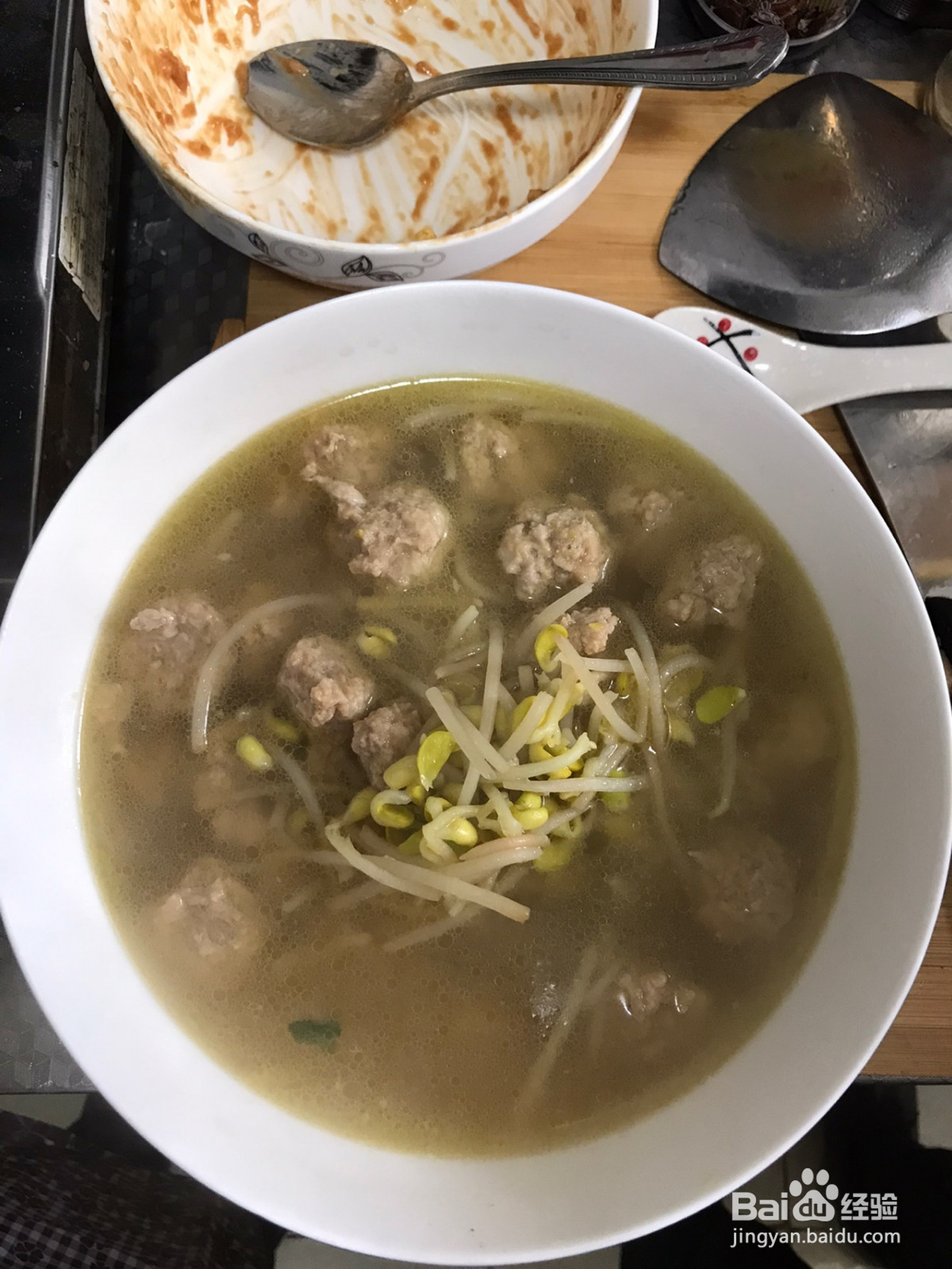妈妈牌豆芽丸子汤的做法