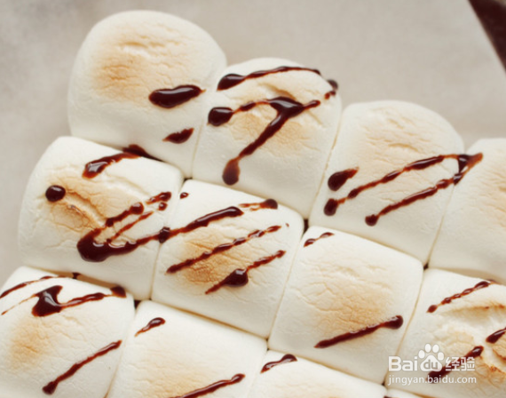 如何去制作烤棉花厚糖吐司