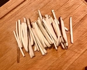熏干拌菠菜的做法