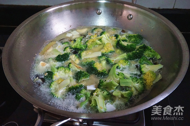 上汤西兰花的做法