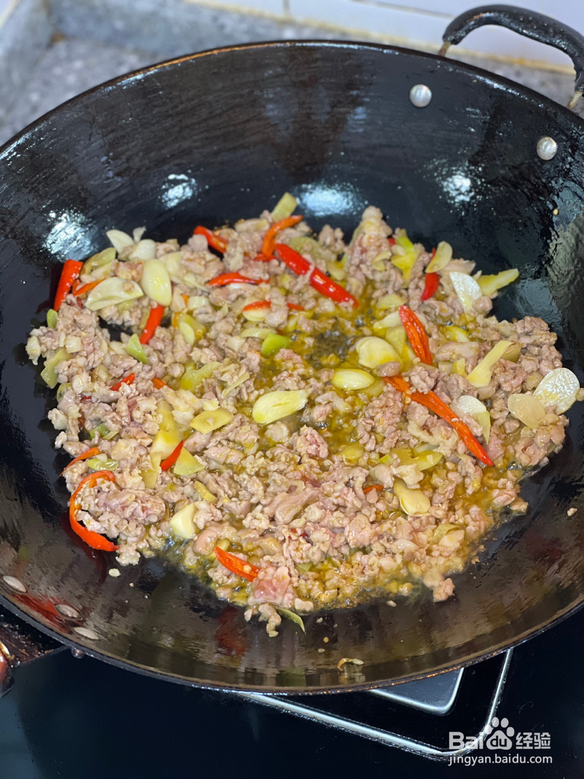 青椒肉沫炒茄子的做法