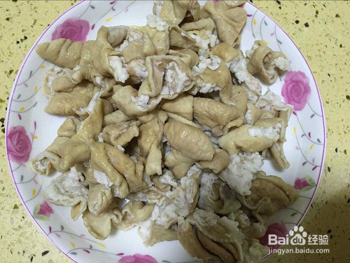 怎样做简单的土豆烧肥肠？