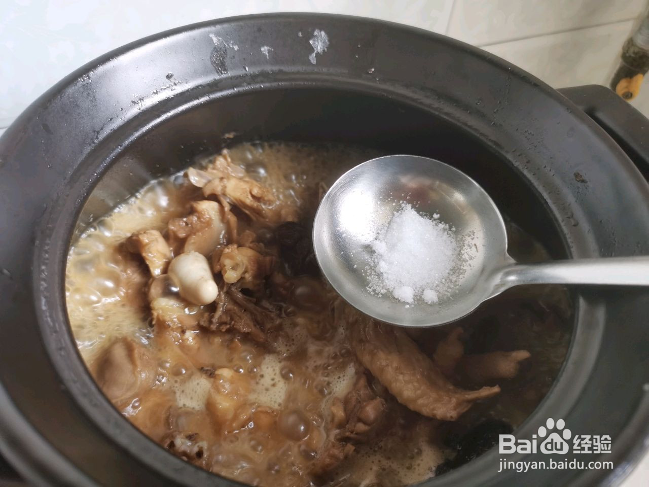 小鸡炖蘑菇的做法