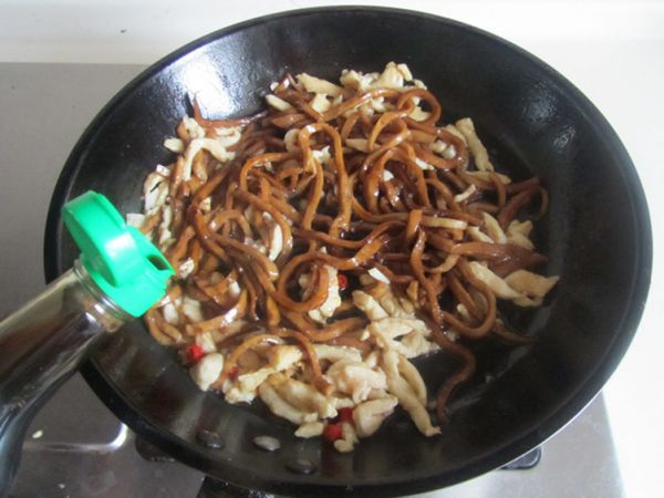 芹菜千叶豆腐炒鸡丝