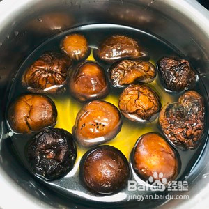 鸡腿土豆香菇的家常做法