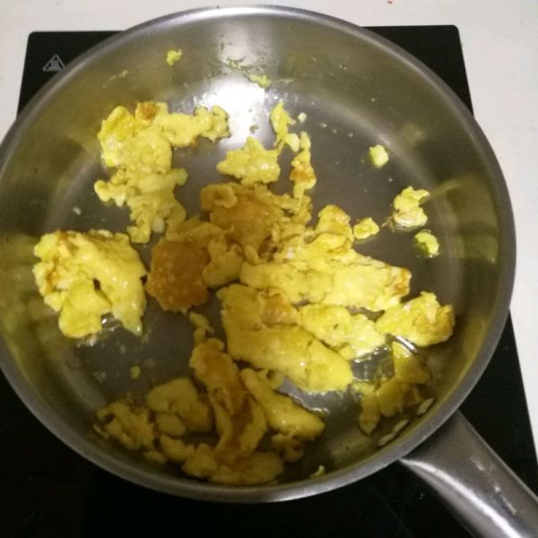 青椒胡萝卜丝炒蛋