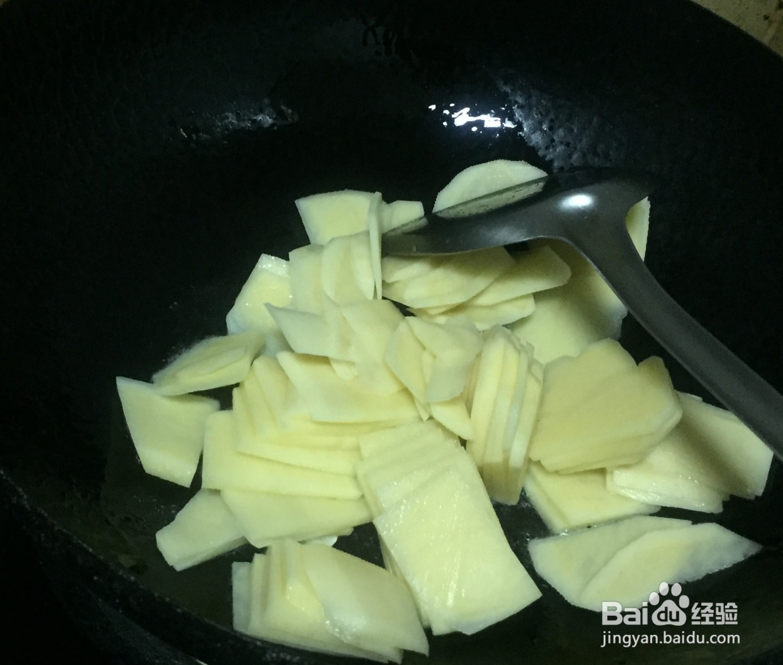 西红柿炒土豆片的做法