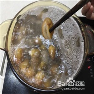 黄皮果煲汤的做法