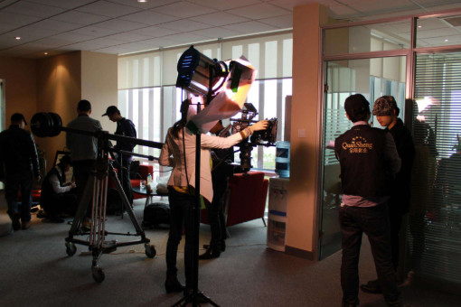 我拍了部微电影,1920×1080的,如果上下压黑边,要多宽的