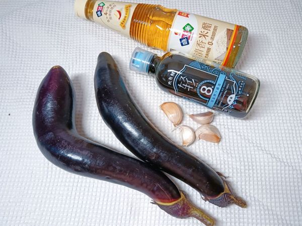 清蒸茄子蘸蒜泥