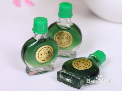 油漆飘到车上怎么去除