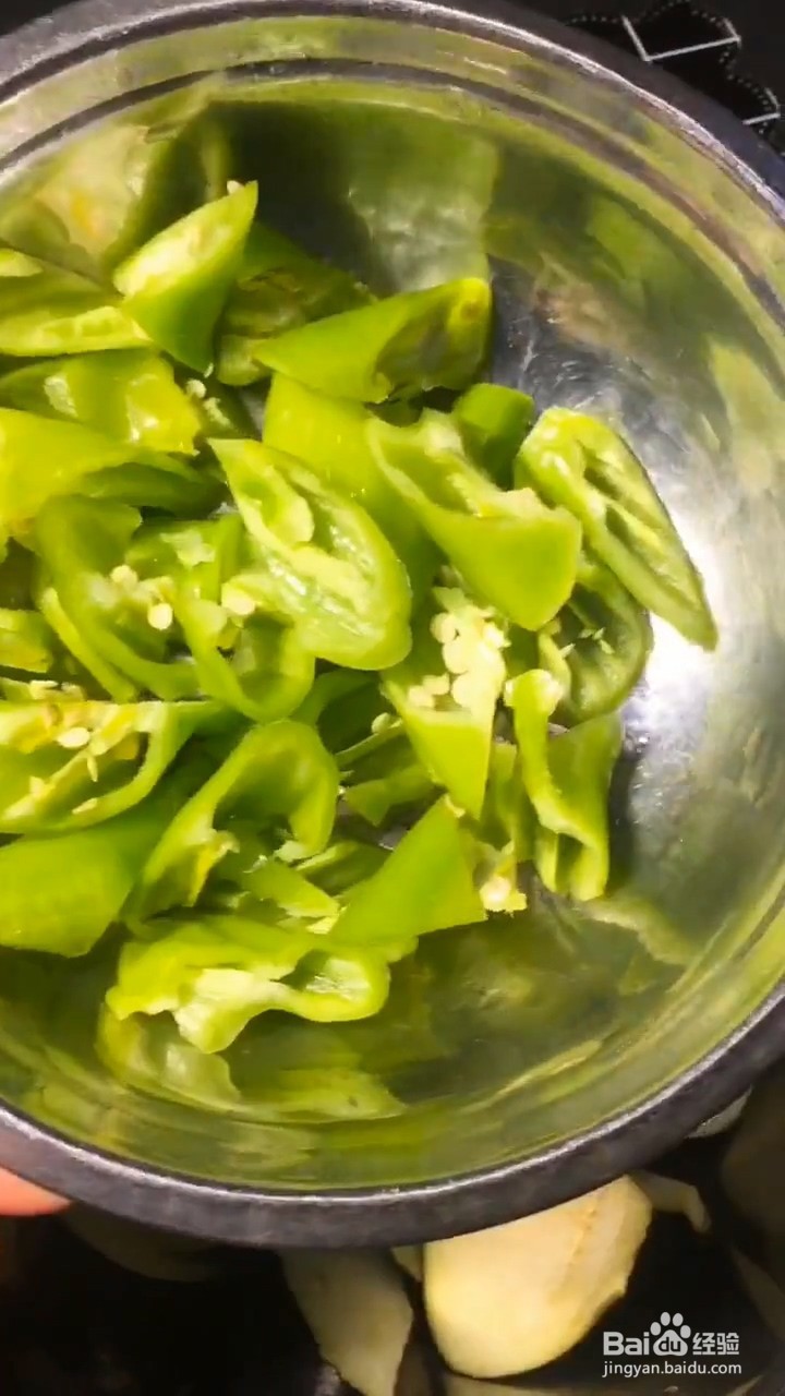 简单又非常下饭的红肠烧茄子要怎样做