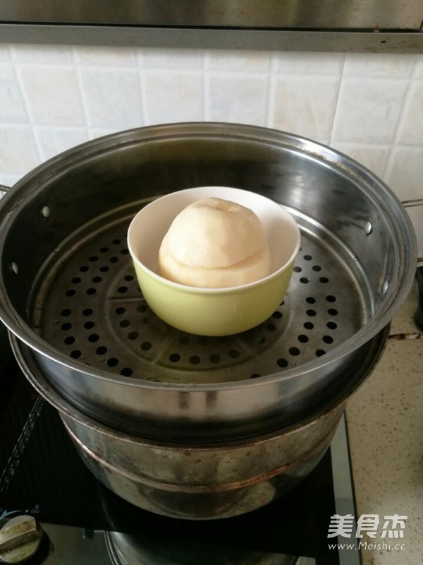 冰糖炖梨的做法