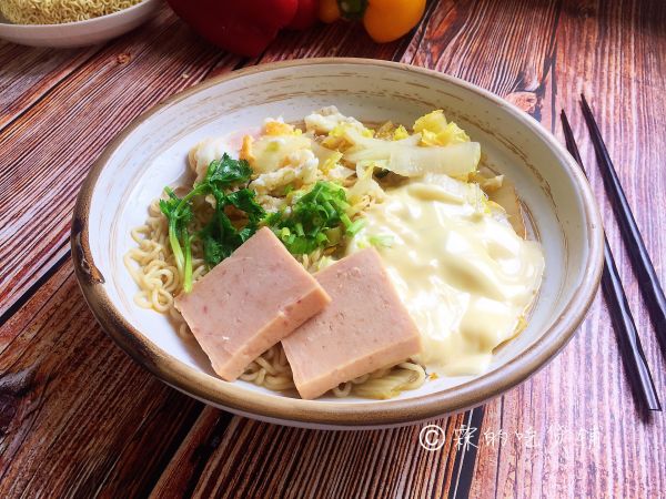 一碗有腔调的方便面