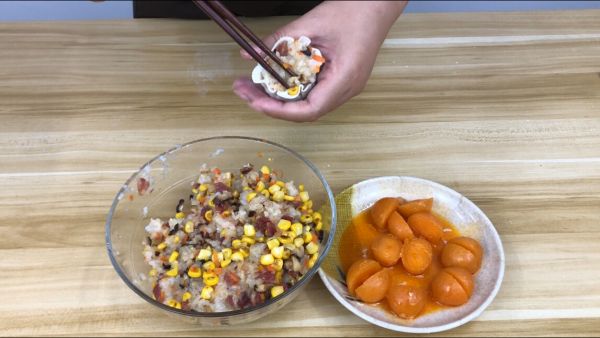 饺子皮咸蛋黄烧麦
