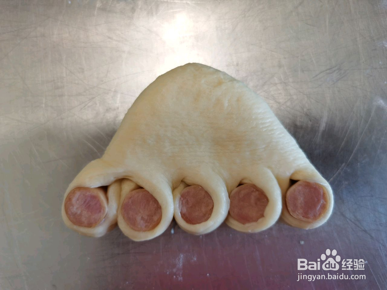 萌萌的熊掌肠仔包的做法