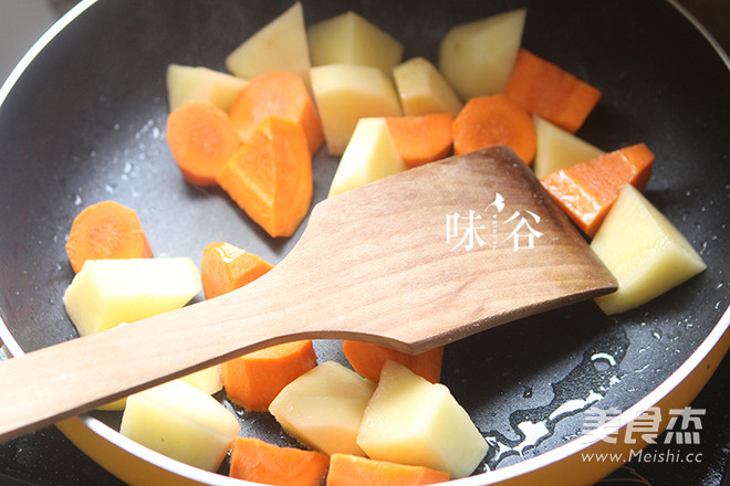 电饭煲版咖喱牛腩