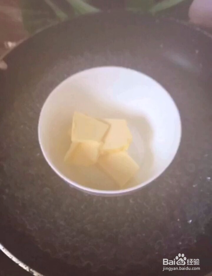 如何制作猫爪小蛋糕?