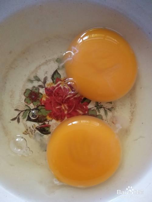 怎样做芹菜丁炒鸡蛋？