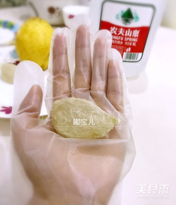冰糖雪梨炖燕窝