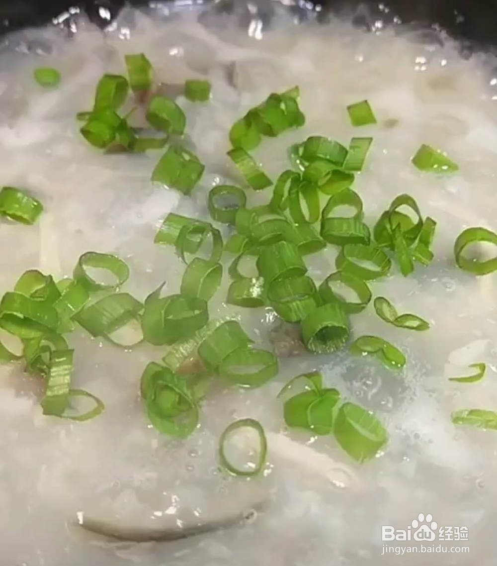 鸡丝皮蛋粥,来几碗~