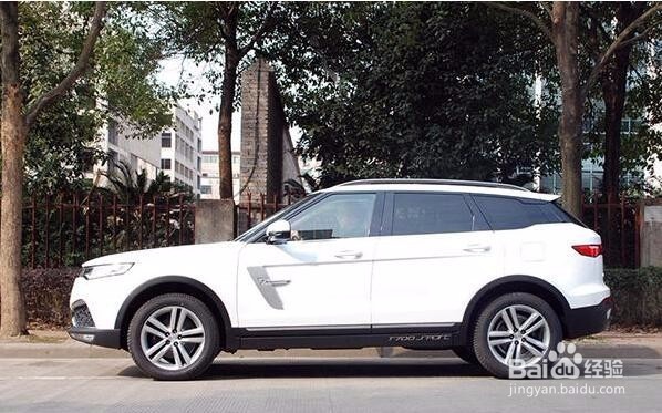 众泰发飙！十几万还装夜视、抬头显示、旋钮换挡