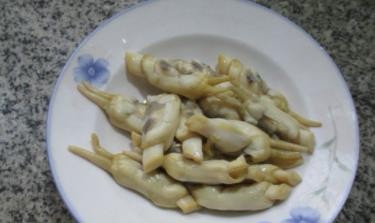 咸肉秀珍菇蛏子--美食教程