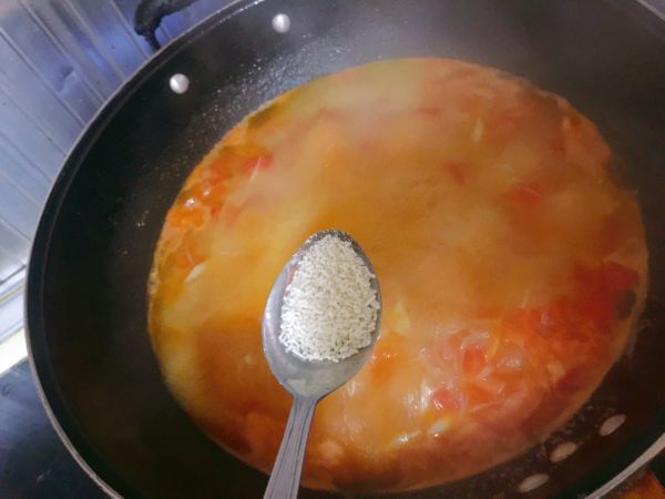 番茄浓汤牛肉米线