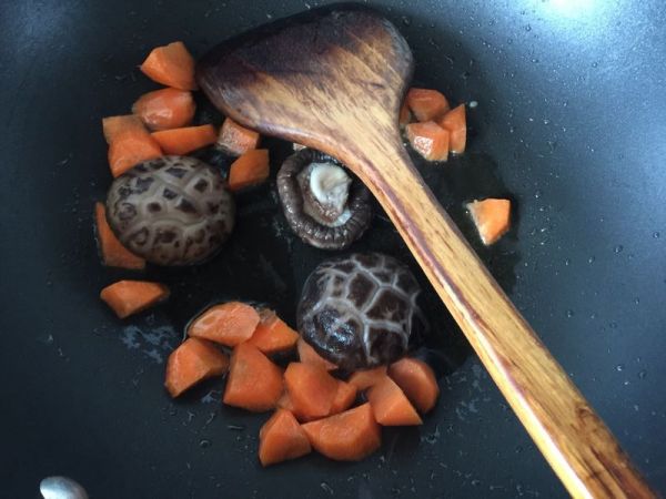 柠檬对味酱鸭#食光社干锅鸭#