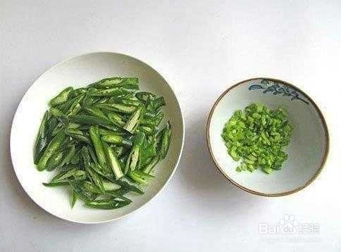 辣椒抱蛋,鸡蛋不嫩可能是少了这一步