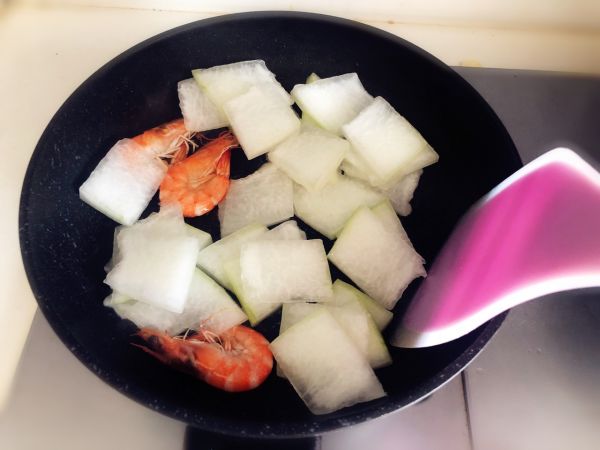 鲜虾冬瓜肉丸汤