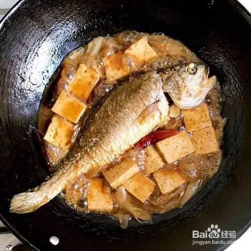 黄花鱼炖豆腐