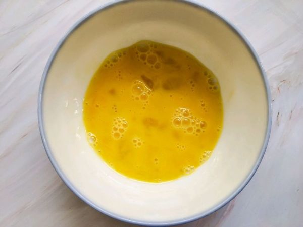 虾仁金针菇豆腐煲
