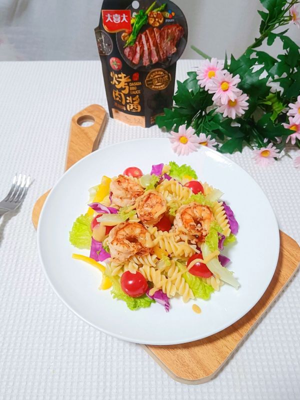 黑椒虾仁意面沙拉