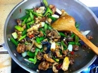 美味香辣小煎鸡