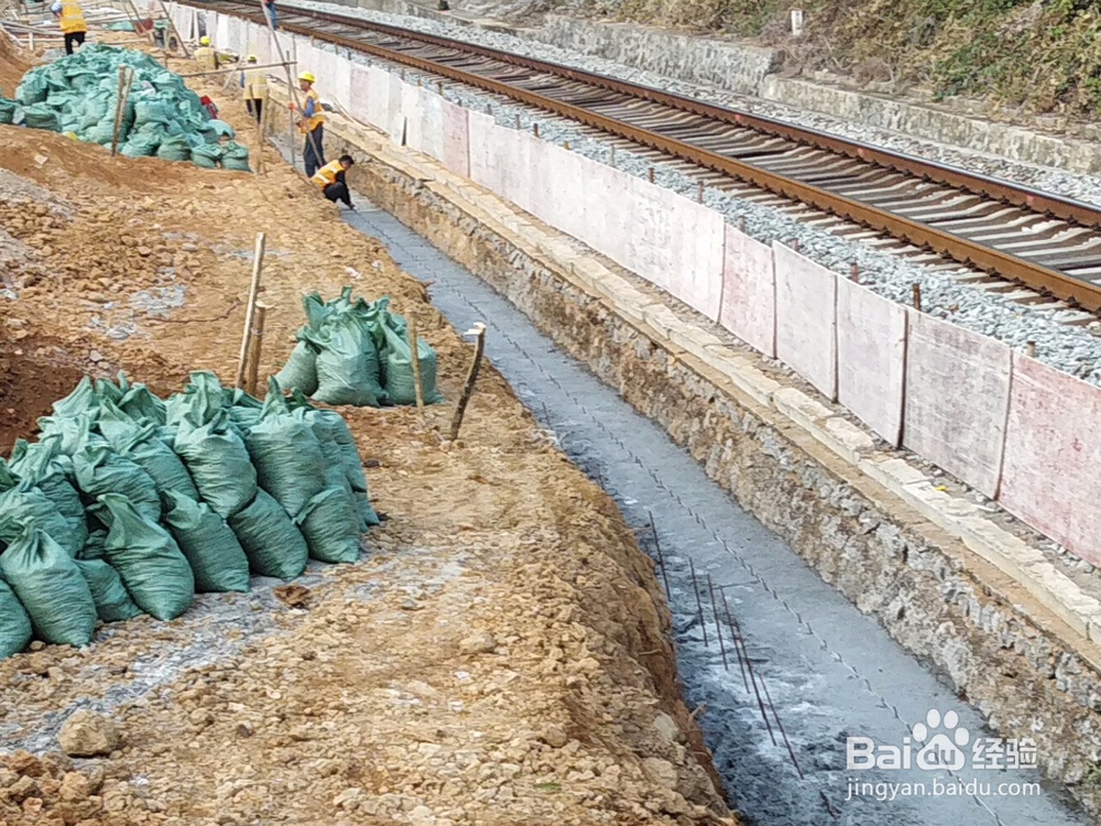 黄土土质高边坡人字骨架施工注意事项有哪些？