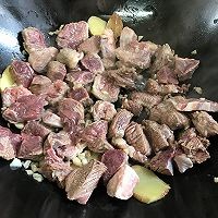 如何制作胡萝卜香炖牛腱