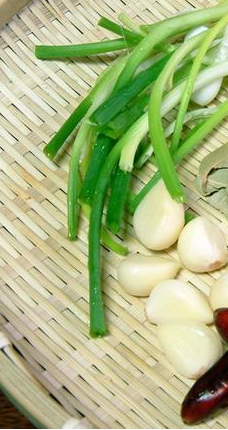 鸭骨架汤熬白菜 -