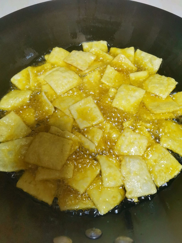 自制青花椒口味小米锅巴