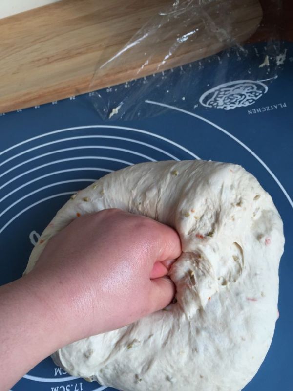 橄榄全麦素面包