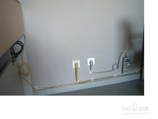 如何规范管理办公桌