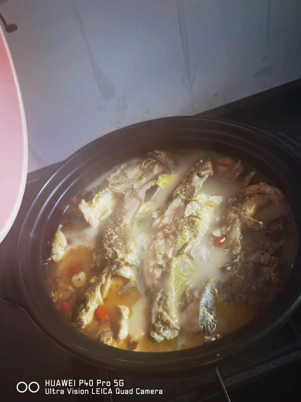 砂锅黄骨鱼豆腐汤