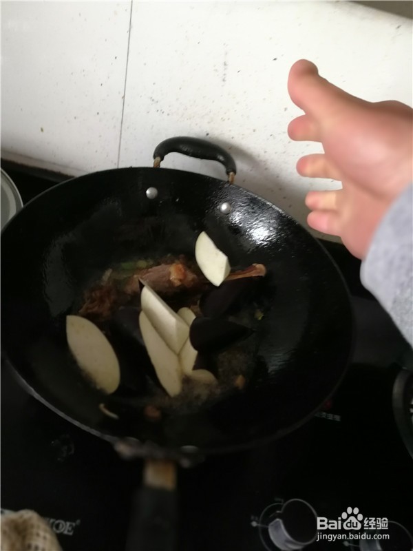 鸡肉菜炖茄子