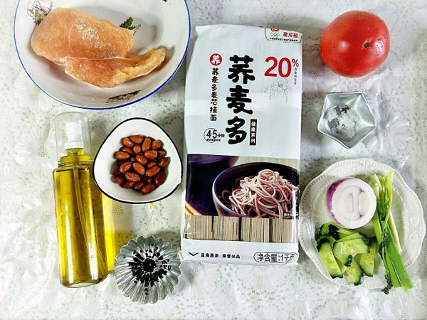 营养早餐鸡胸肉荞麦面
